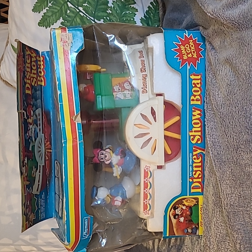 1986 disney show boat